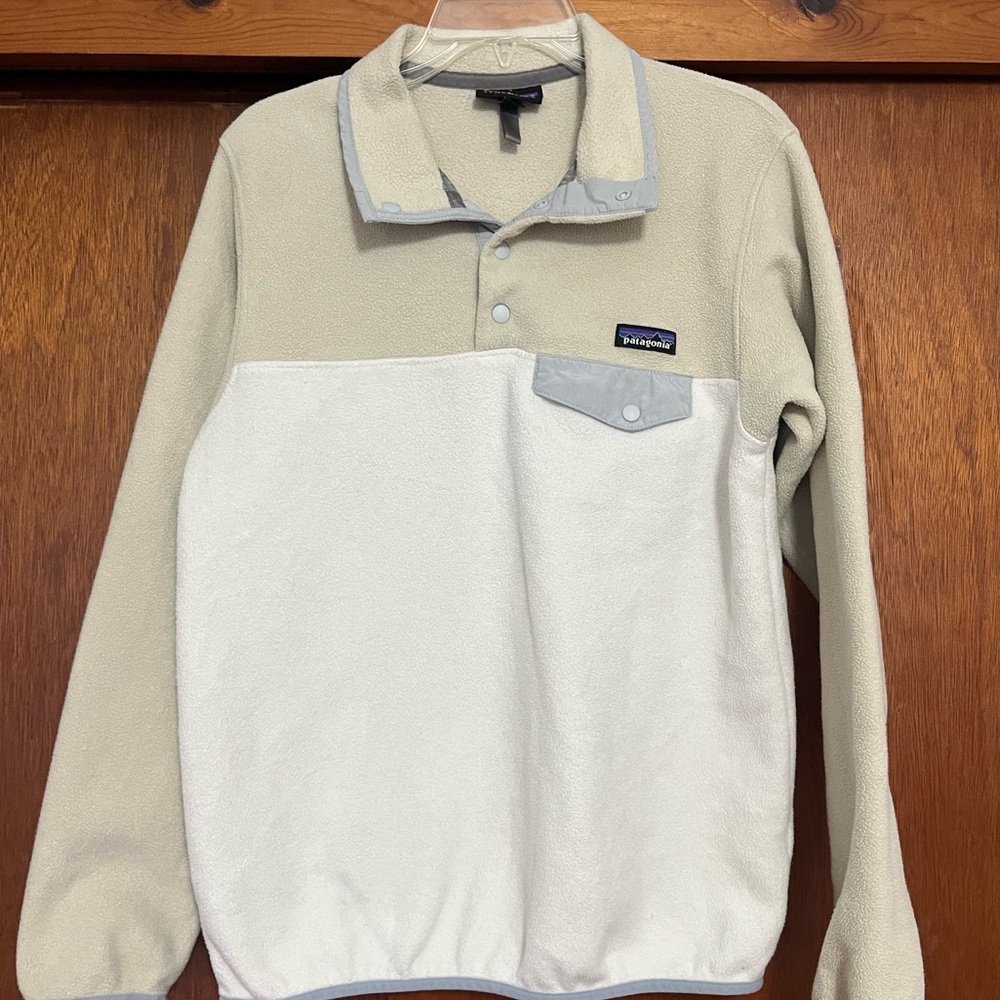 Women’s Patagonia Synchilla Fleece size medium